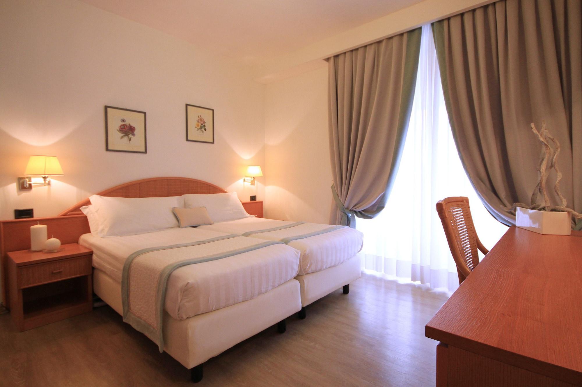 Raffaelli Park Hotel Форте дей Марми Екстериор снимка