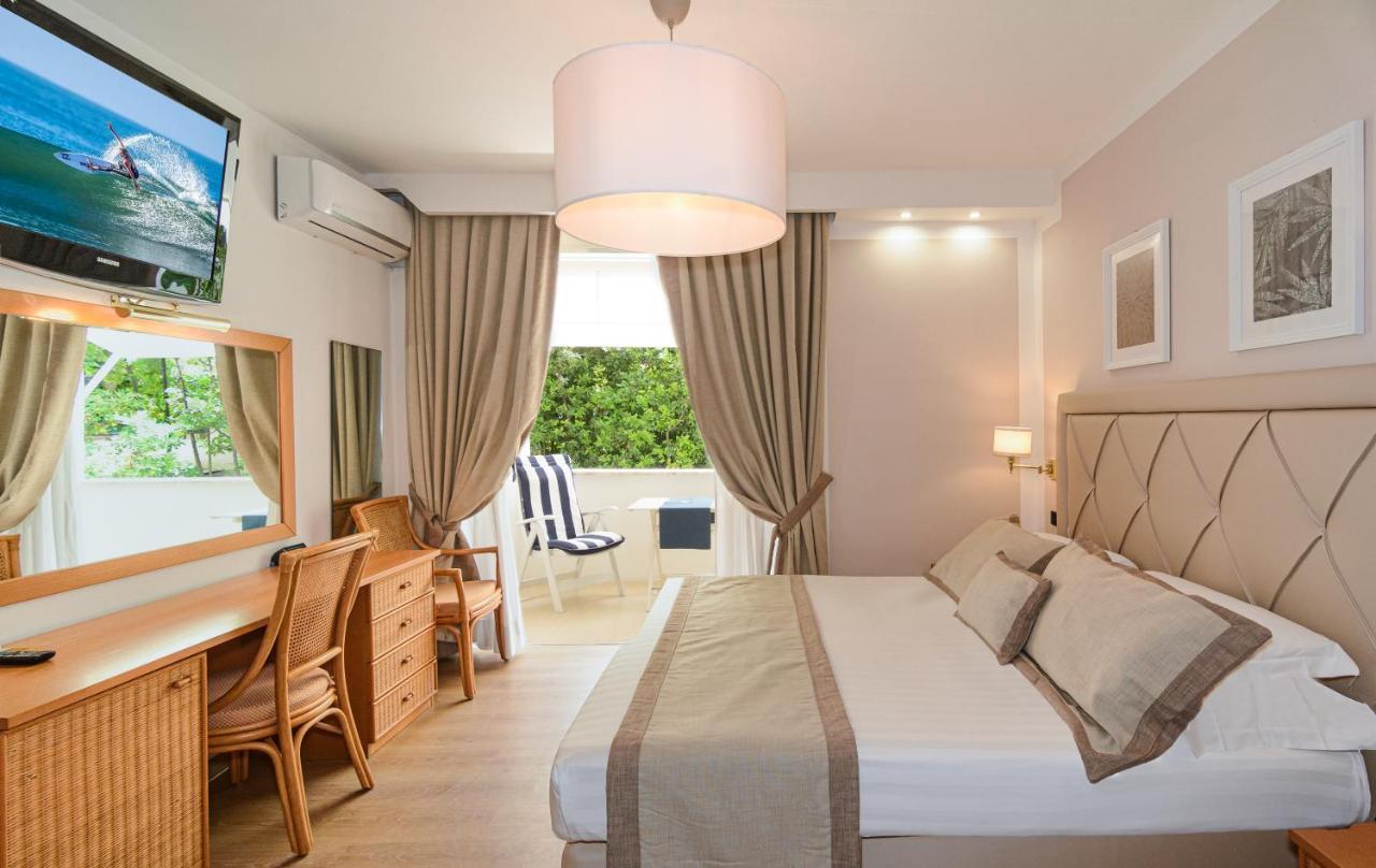 Raffaelli Park Hotel Форте дей Марми Екстериор снимка