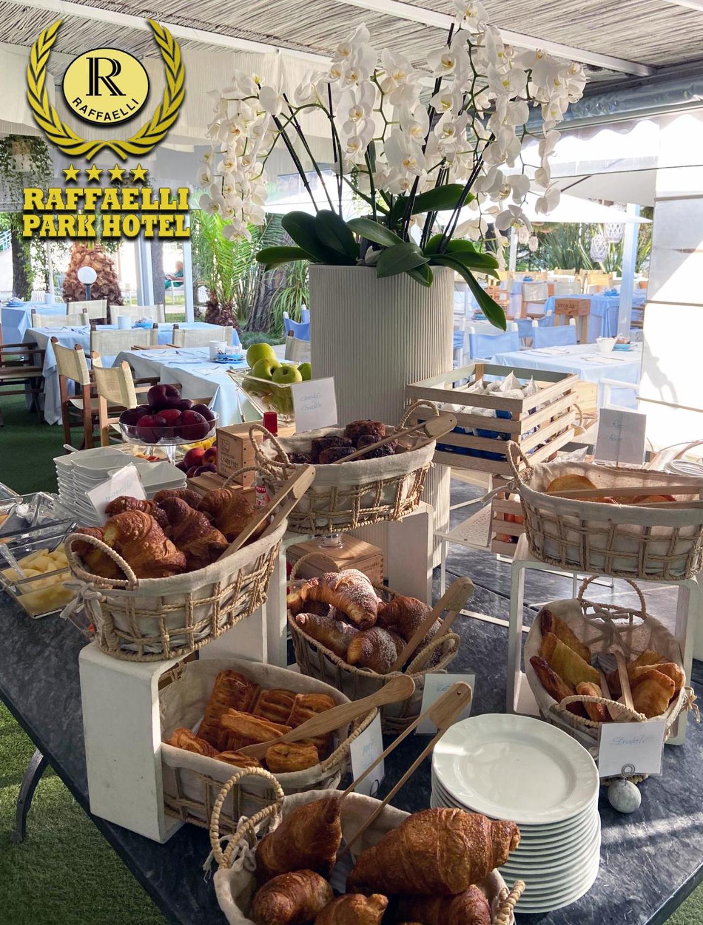 Raffaelli Park Hotel Форте дей Марми Екстериор снимка