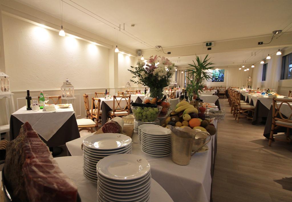 Raffaelli Park Hotel Форте дей Марми Екстериор снимка