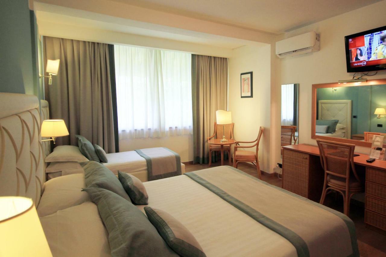 Raffaelli Park Hotel Форте дей Марми Екстериор снимка